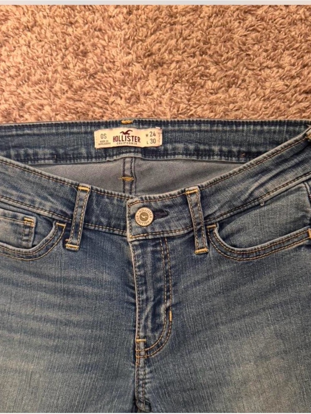 Hollister Women's Medium Light Blue Skinny Jeans